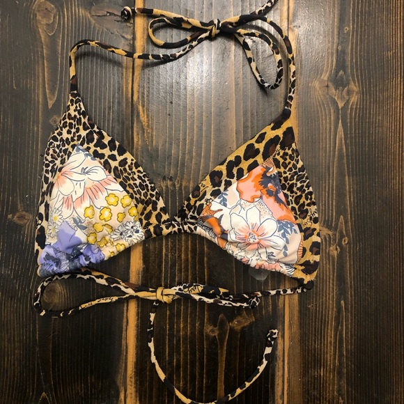 Victoria Secret 🐆 Leopard Print/Floral 🌼 Bikini Very Sexy Top SZ Small - Picture 6 of 6